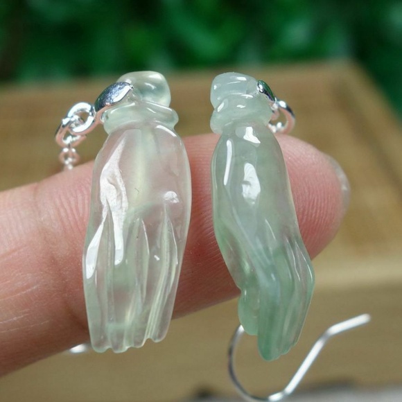 Handmade Jewelry - Certified Icy 冰晴 100% Natural A jadeite jade Hand Earring 掌上明珠耳坠